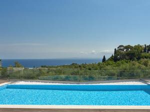 Bazén v ubytování Villa Akrotiri by Interhome nebo v jeho okolí