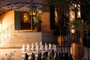 A garden outside Bella Venezia