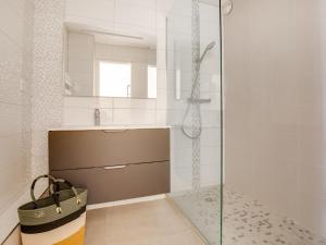 Bilik mandi di Apartment Calliope by Interhome