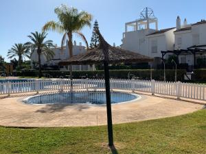 Basen w obiekcie CASA BAIANA - Dúplex en Costa Ballena lub w pobliżu
