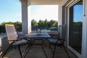Balkón nebo terasa v ubytování Apartmani Kiara