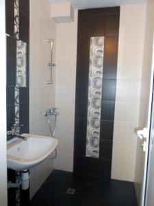 A bathroom at Apartment Nedyalkov