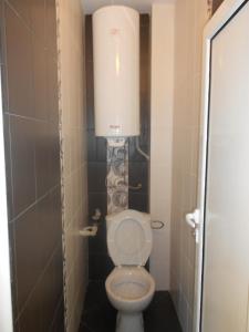 A bathroom at Apartment Nedyalkov