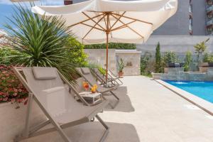 Bazén v ubytování Boutique Hotel Momentum by Aycon nebo v jeho okolí