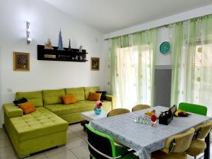 Imagen de la galería de Olive Garden Apartment, en Petrovac na Moru