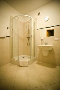 Koupelna v ubytování Miasteczko Galicyjskie