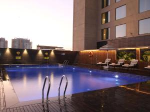 Басейн в или близо до Novotel Chennai OMR