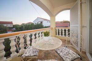Balkón nebo terasa v ubytování Apartmani Lenka