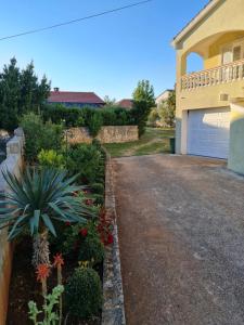 Zahrada ubytování Apartmani Lenka