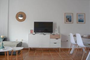 TV a/nebo společenská místnost v ubytování Casa Indalmar II San José