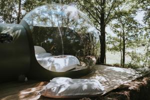 Aed väljaspool majutusasutust Atmosfera Bubble Glamping