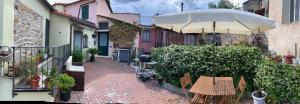 The building in which the holiday home is located