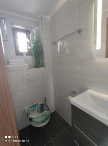 A bathroom at Berliner Ecke