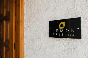 Certifikát, hodnocení, plakát nebo jiný dokument vystavený v ubytování Lemon Tree House