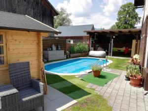 Bazén v ubytovaní Holiday Home Doris alebo v jeho blízkosti