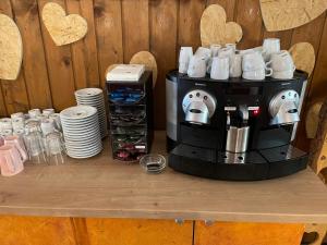 Príslušenstvo na prípravu kávy alebo čaju v ubytovaní Hotel Restaurant Gasthof Michal