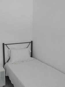 Postel nebo postele na pokoji v ubytování Ακροδεα
