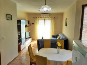 Fotografie z fotogalerie ubytování Holiday Home Orlov v destinaci Brodarica