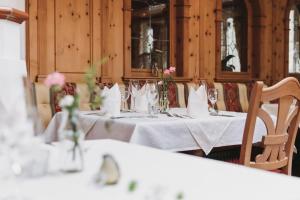 En restaurant eller et spisested på Hotel Hirschen