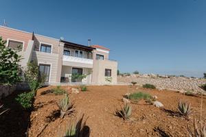 Galeriebild der Unterkunft Harmony Deluxe Villa With Sea Mountain View in Kambánion