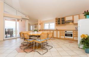 Kuchnia lub aneks kuchenny w obiekcie Apartmani Andreas