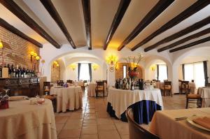 Ресторан / где поесть в Hotel Arbatasar