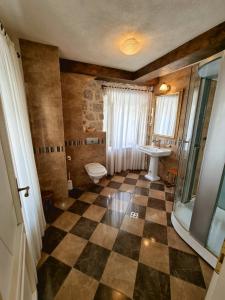 Ένα μπάνιο στο Palace Jelena Rooms