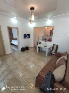 Μια τηλεόραση ή/και κέντρο ψυχαγωγίας στο Kochalidze family