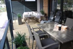 Гостиная зона в Mobile Homes Adriatic , Campsite Porton Biondi -Rovinj