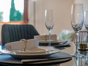 Billede fra billedgalleriet på Cicciobello Lux Apartment Baošići with stunning sea view i Baošići