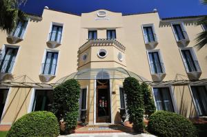 Фасад или вход в Hotel Arbatasar