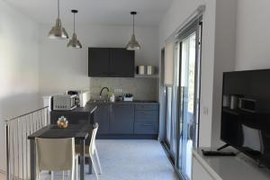 Kuchnia lub aneks kuchenny w obiekcie Buric House - Apartments Klasik and Studio Mini