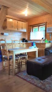 Kuchyň nebo kuchyňský kout v ubytování Tschurtschenthaler Lodge