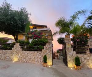 A garden outside Tropea Casa Scirocco