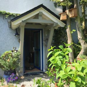 a small entry door to a house at Ferienwohnung Hering in Dill in Dill