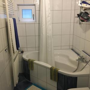Vonios kambarys apgyvendinimo įstaigoje Ferienwohnung Hering in Dill
