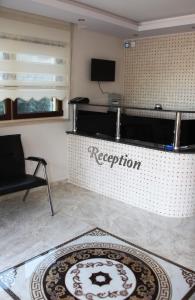 TV a/nebo společenská místnost v ubytování Keyf Konak Boutique Hotel