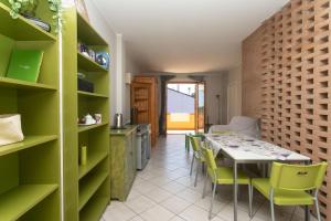Kuchyň nebo kuchyňský kout v ubytování S232 - Sirolo, delizioso bilocale con terrazzo