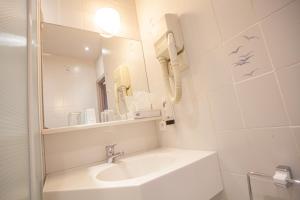 Vannituba majutusasutuses Hotel Monaco Zeebrugge Beach by Rikas Hotels