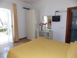 A television and/or entertainment centre at Villa Loreta