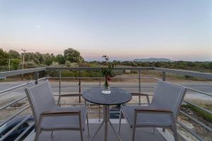Gallery image of Αnemi apartments in Finikounta