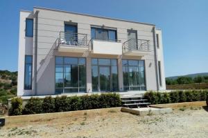 Gallery image of Αnemi apartments in Finikounta