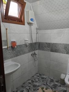 Bathroom sa Purkinora (Çiçek Mevsimi) Bungalov