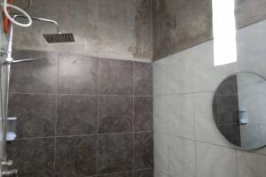 Ένα μπάνιο στο Vila De Pabrik Lembang +28 φωτογραφίες