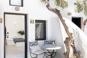 Um pátio ou outra área exterior em Pearl of Caldera Oia - Boutique Hotel by Pearl Hotel Collection