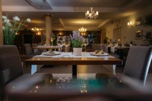 Posedenie v ubytovaní Hotel Nadodrzański Dwór - Nowa Sól