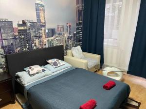小瓦爾道的住宿－Melinda Apartman，市景卧室 - 带1张床