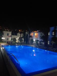 The swimming pool at or close to Paradise Apart Hotel