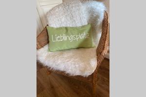 Galeriebild der Unterkunft Fehmarn Ot Burg 2 Zi Bungalow Gartenmöbel WLAN in Fehmarn + 8 Fotos