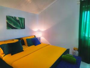 Łóżko lub łóżka w pokoju w obiekcie Vacation Home Vidučić